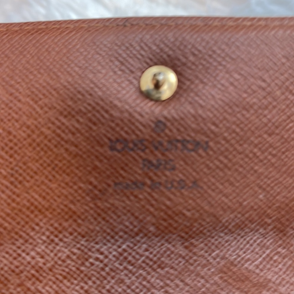 Authentic Louis Vuitton wallet - Picture 7 of 10